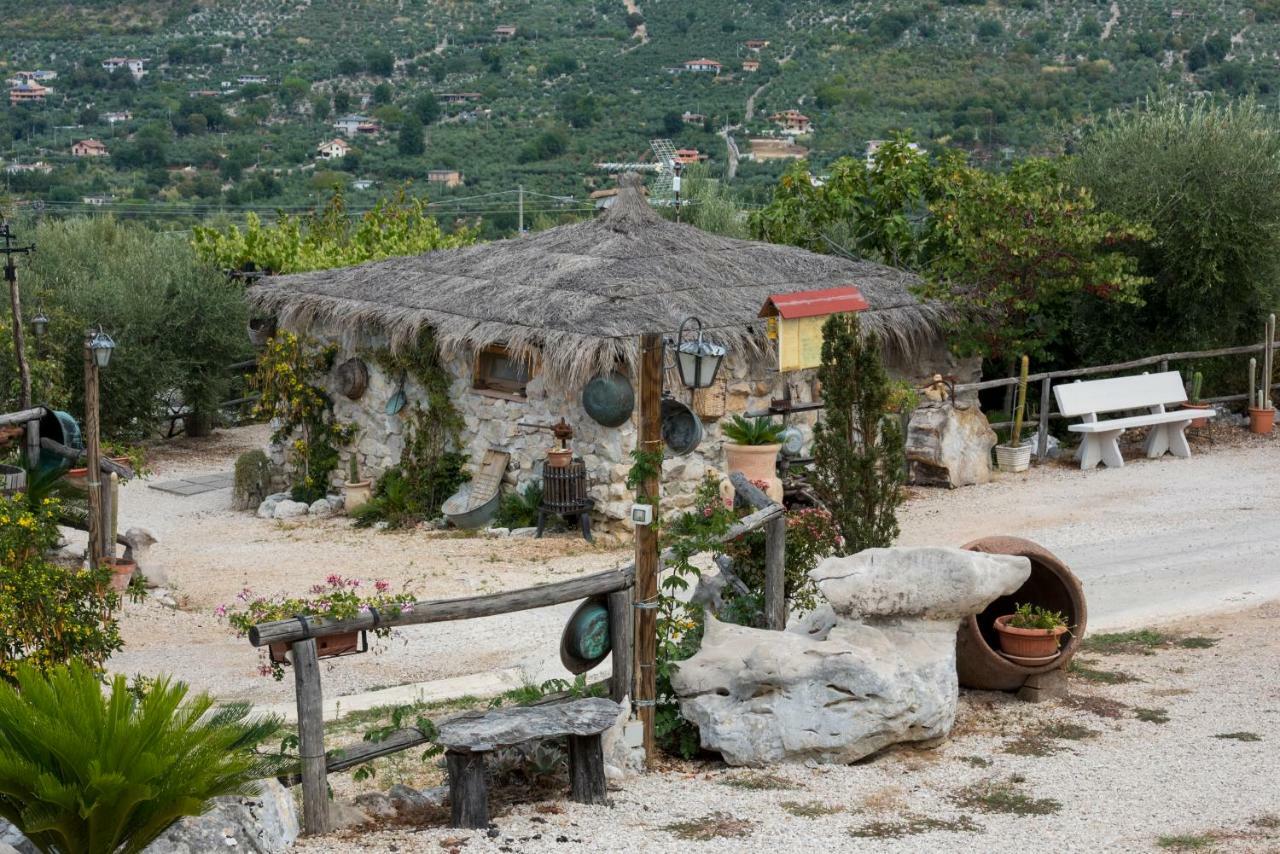 Le Capanne Di Villa Margherita Sonnino Exterior foto